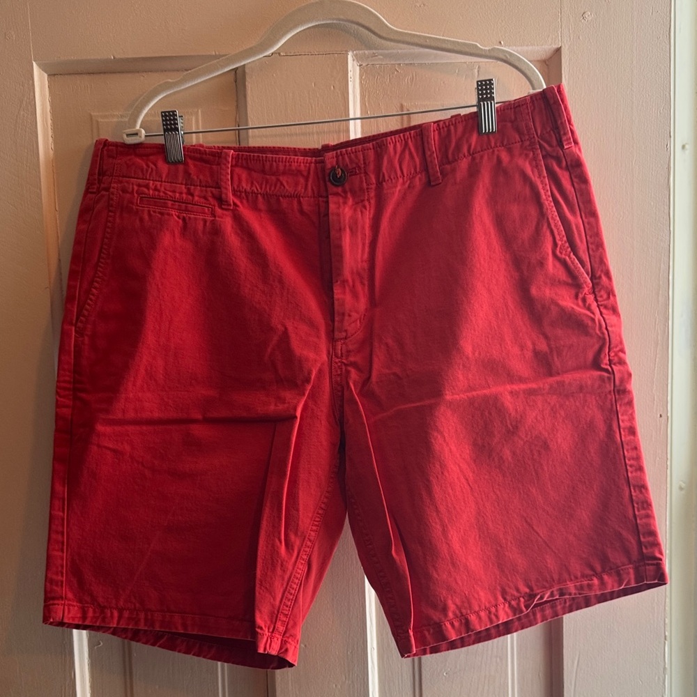 GAP Men's Vibrant Red Flat Front Shorts